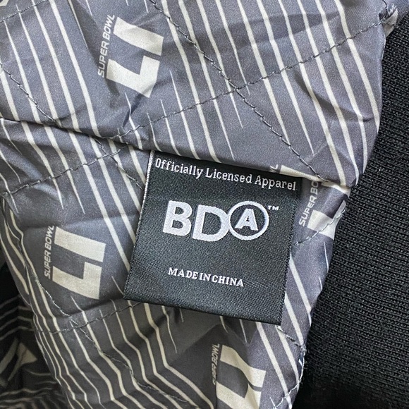 Official SuperBowl LI (51) Men’s Small - Picture 5 of 8